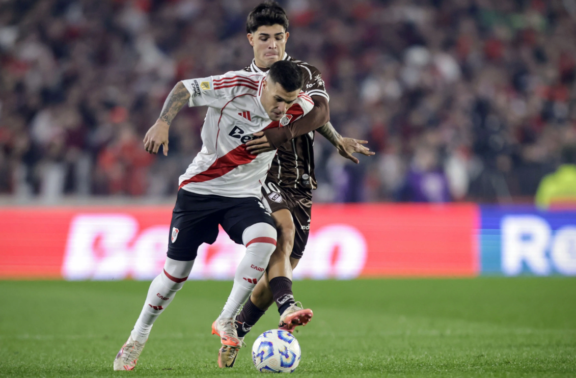 PLATENSE ELIMINO A RIVER EN PENALES